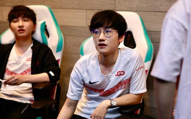 的人性化一 的人性化一