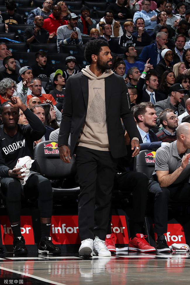 他以队长身 他以队长身