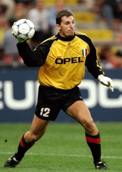 任何门将都 任何门将都